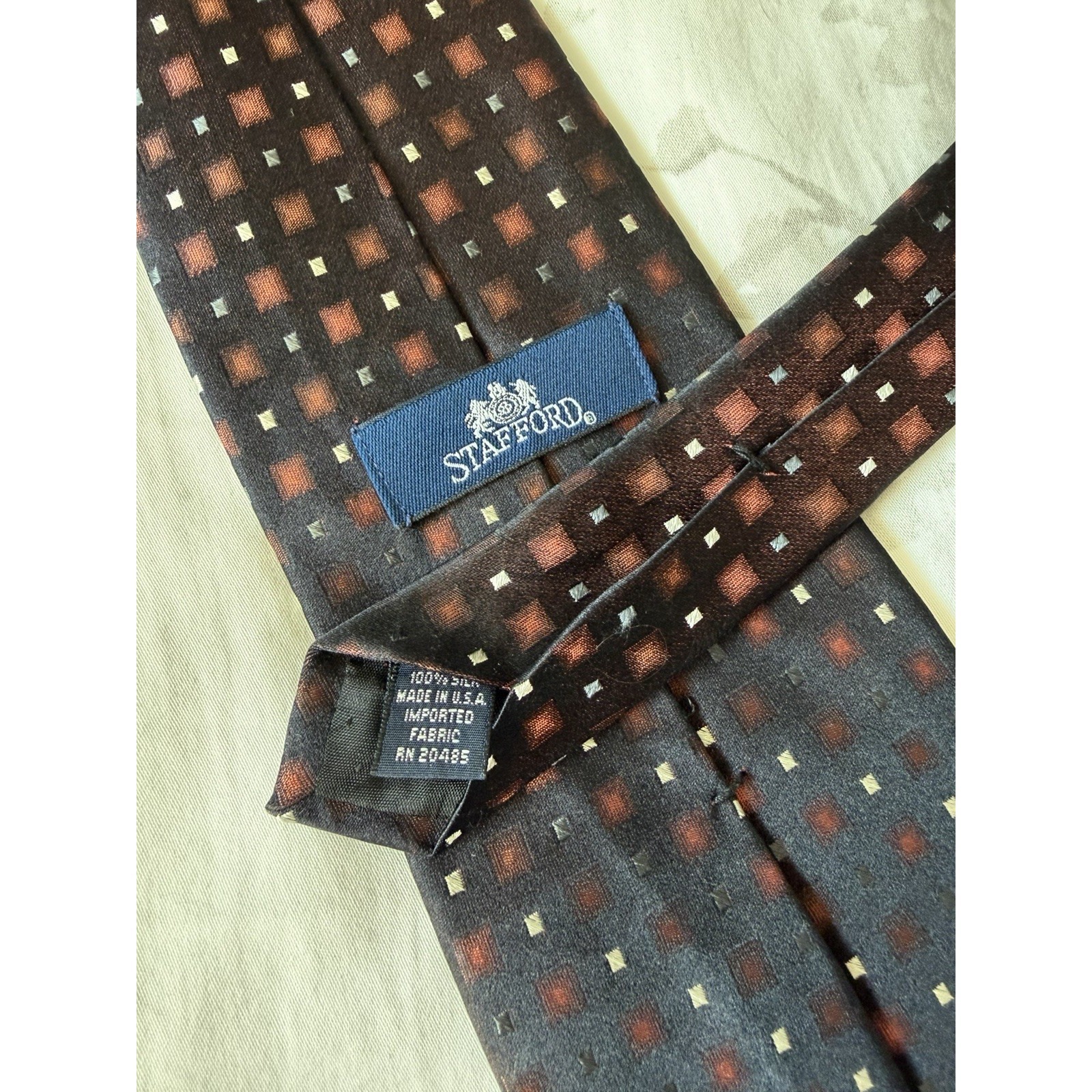 Stafford Burgundy Square Geometric Gradient Italian 100% Silk Tie Made In Usa